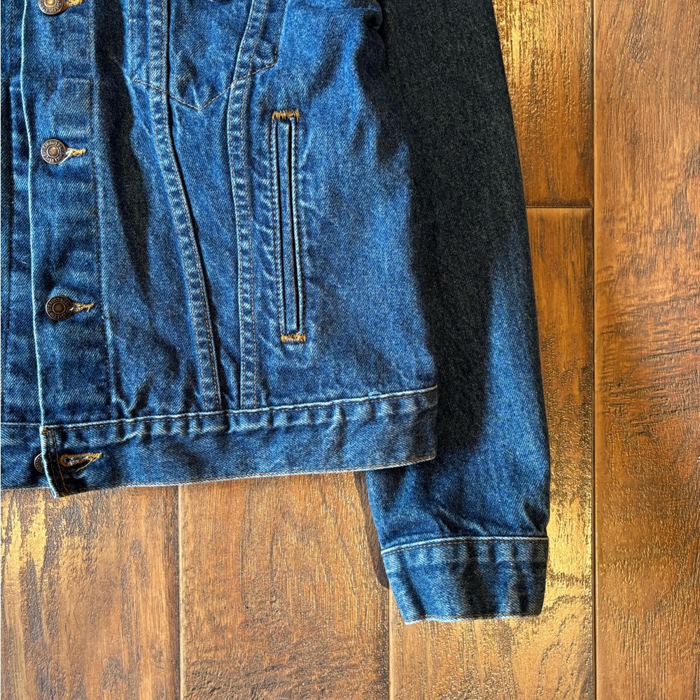 Vintage 90s Levi’s Denim Jacket - Picture 7 of 7